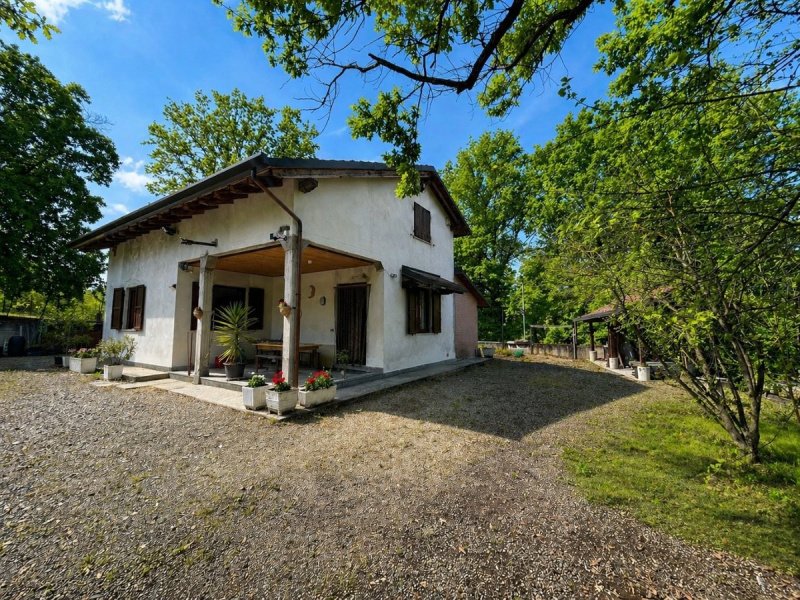 Country house in Incisa Scapaccino
