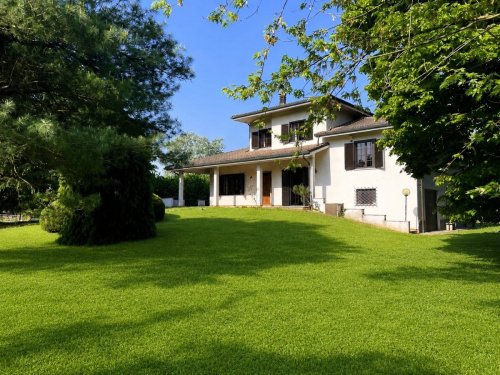 Villa in Castelnuovo Belbo
