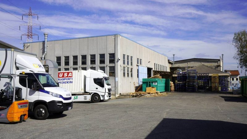 Kommersiell byggnad i Settimo Torinese