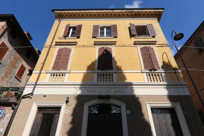 Palazzo a Castelvetro di Modena