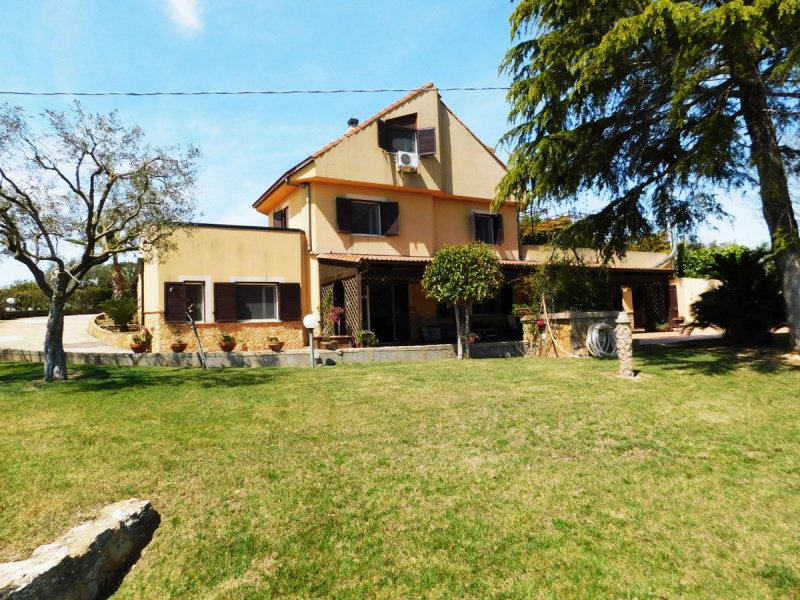 皮亚扎-阿尔梅里纳别墅