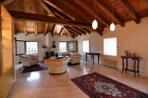 Loft/Penthouse in Bassano del Grappa