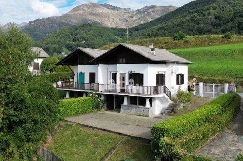Casa indipendente a Valchiusa