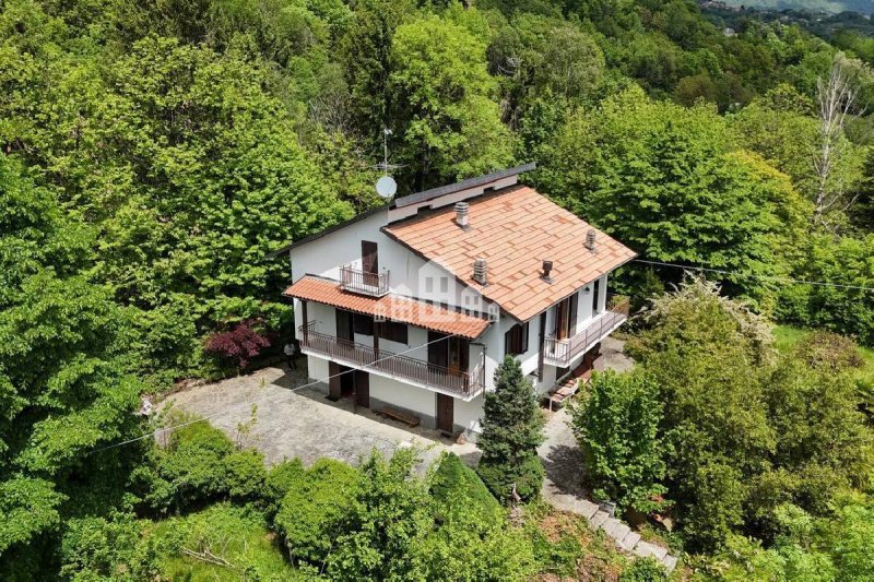 Detached house in Canischio