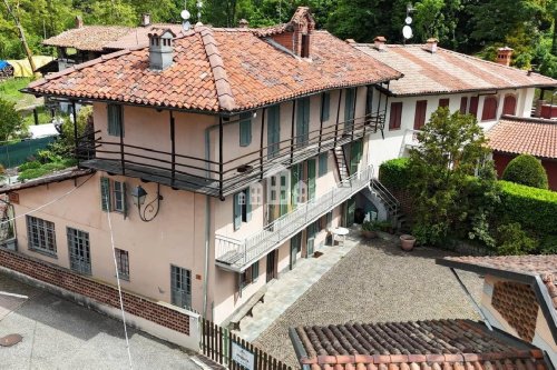 Detached house in Baldissero Canavese