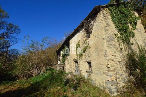 House in Valchiusa