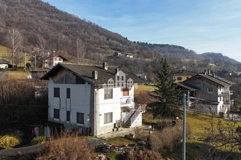 Detached house in Valchiusa