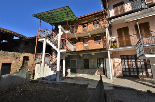 Detached house in Baldissero Canavese