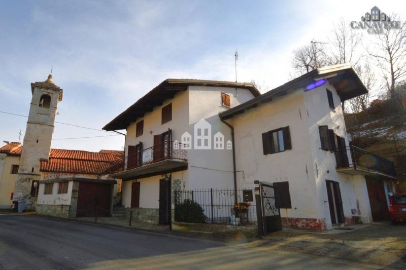 Detached house in Val di Chy