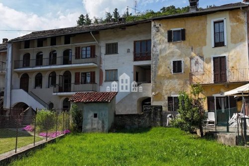 Vrijstaande woning in Rueglio