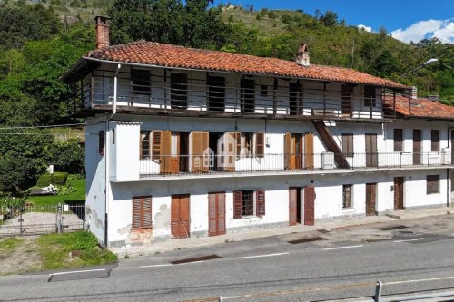 Detached house in Baldissero Canavese