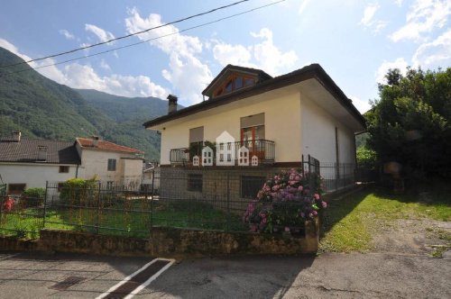 Casa independiente en Sparone