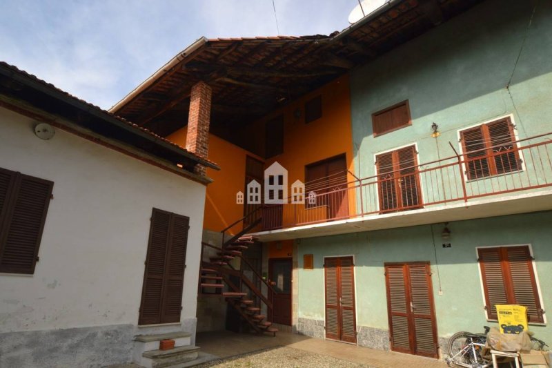 Detached house in Torre Canavese