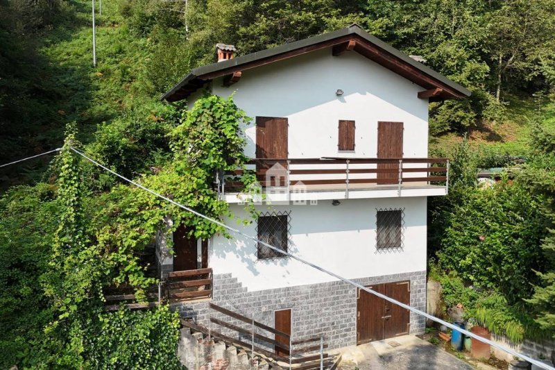 Detached house in Issiglio