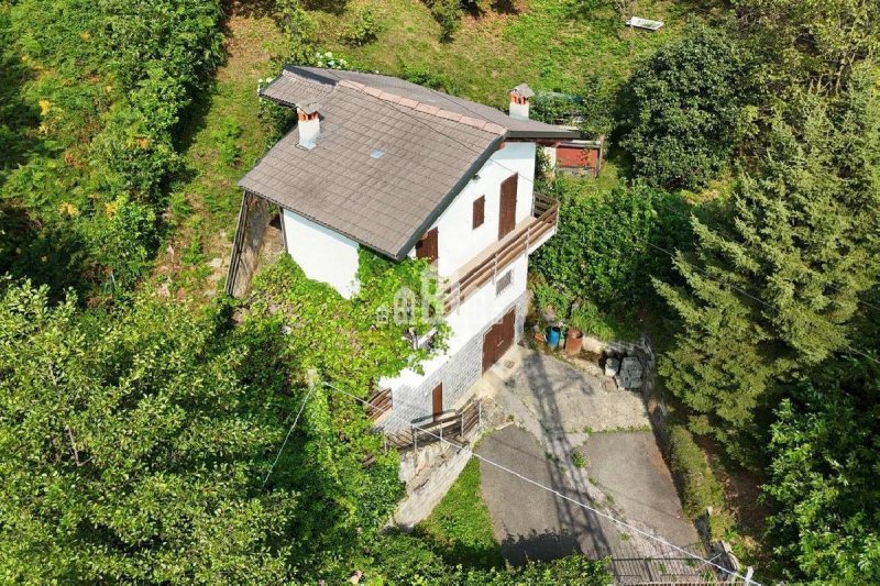 Detached house in Issiglio