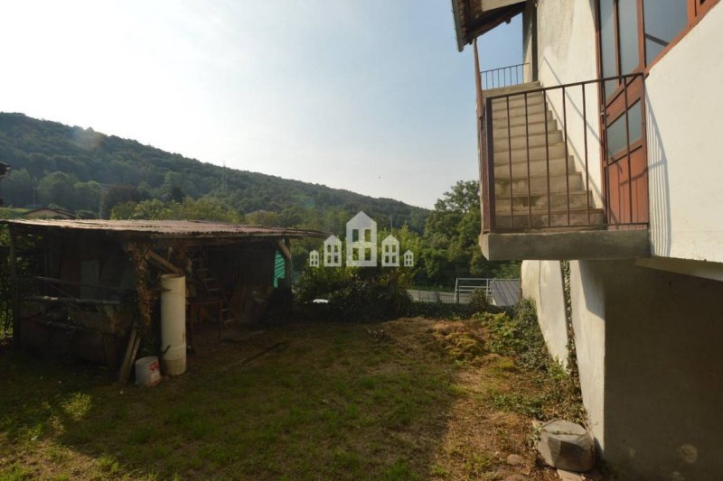 Detached house in Val di Chy