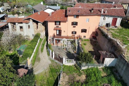 Vrijstaande woning in Cuorgnè