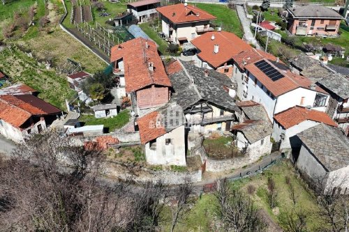 Einfamilienhaus in Cuorgnè