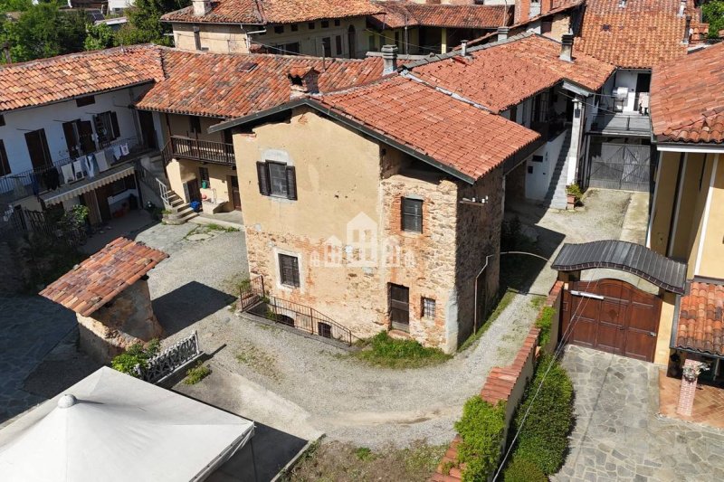 Country house in Prascorsano