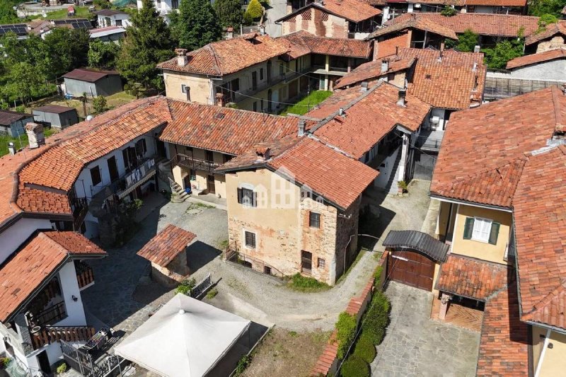 Country house in Prascorsano