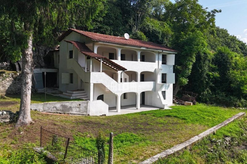 Einfamilienhaus in Val di Chy