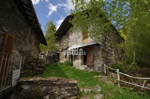 里博尔多内乡间房屋