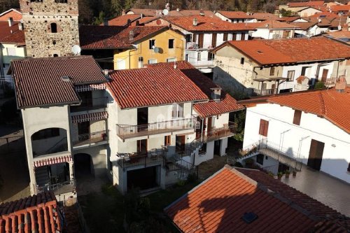 Detached house in Strambinello