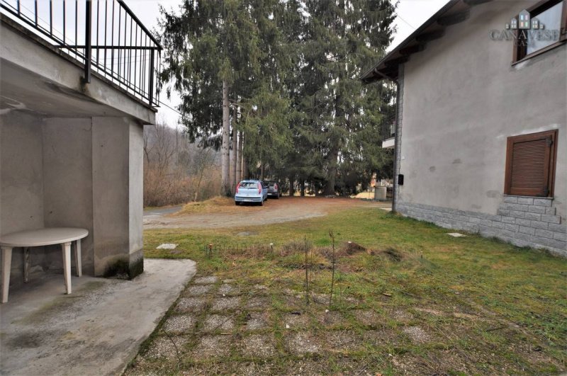 博尔贾洛乡间房屋