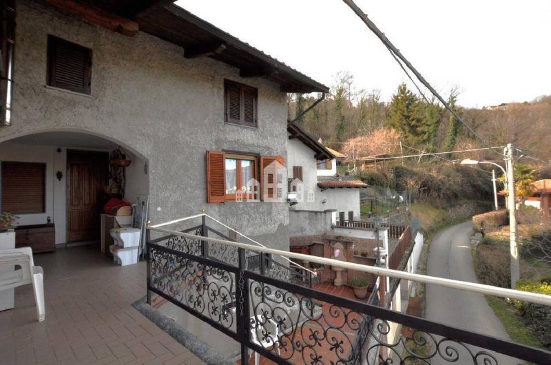 Casa indipendente a Castelnuovo Nigra
