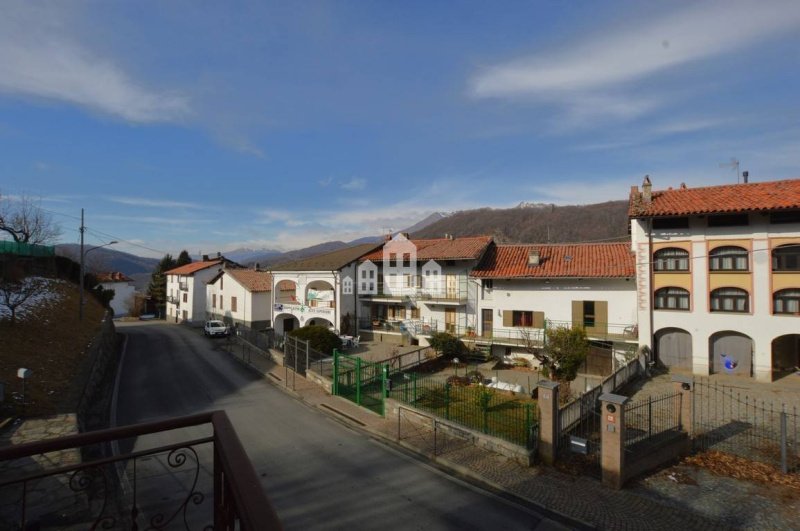 Casa indipendente a Val di Chy