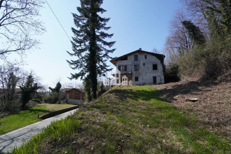 Vrijstaande woning in Cintano