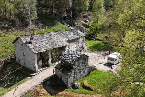 Hus på landet i Traversella