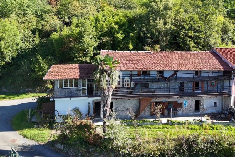 Casa independente em Rocca Canavese