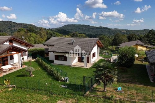 Villa in Rueglio