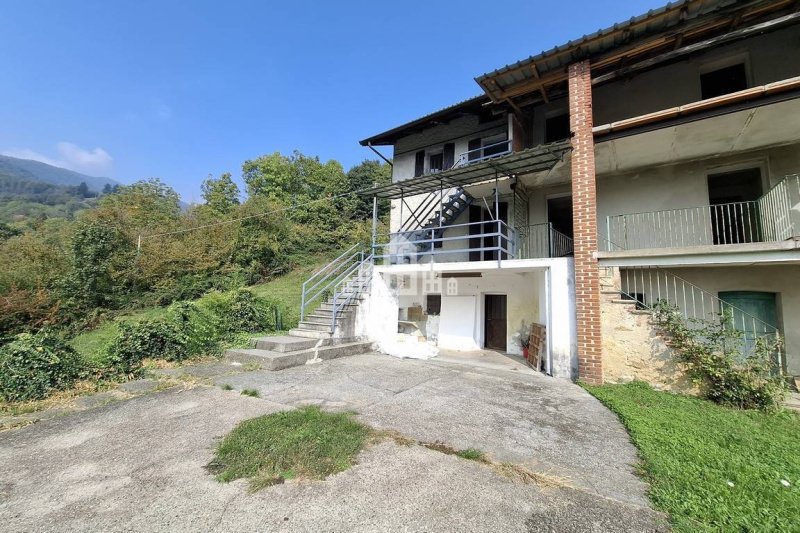 Casa independente em San Colombano Belmonte