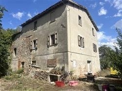 Klein huisje op het platteland in Peglio