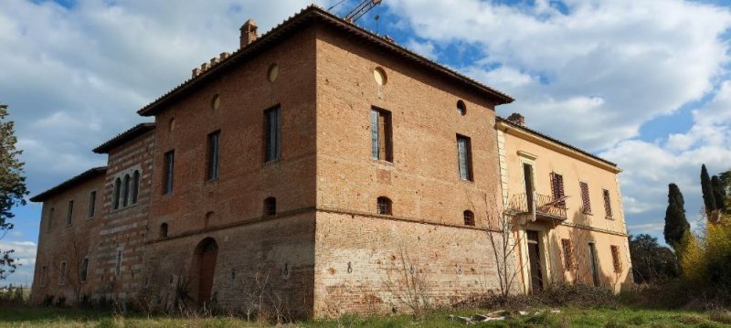 Villa in Asciano