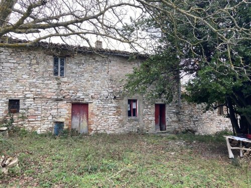 Отдельно стоящий дом в Фоссомброне