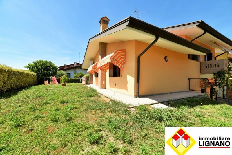 Casa adosada en Latisana