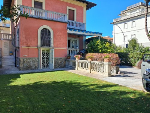 Villa a Camaiore