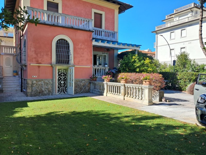 Villa a Camaiore