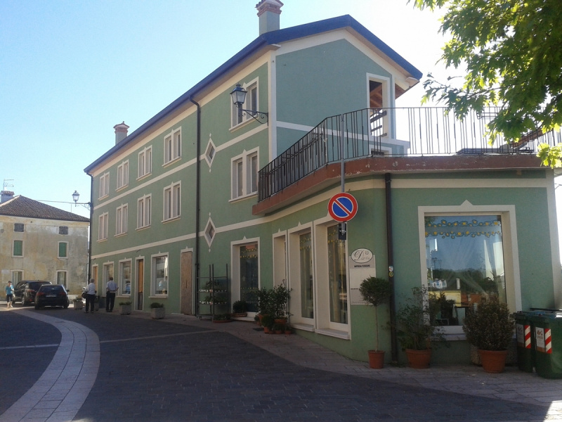 Commercial property in Lusiana Conco