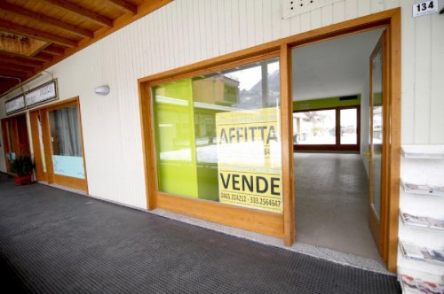 Commercial property in Comano Terme