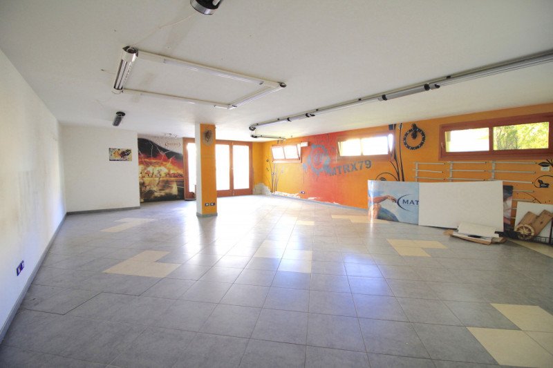 Commercial property in Tione di Trento
