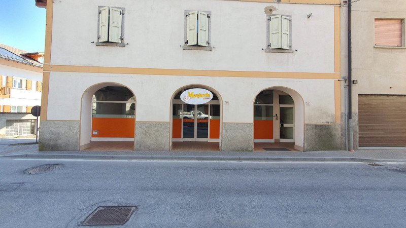 Kommersiell byggnad i Tre Ville