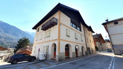 Kommersiell byggnad i Tre Ville