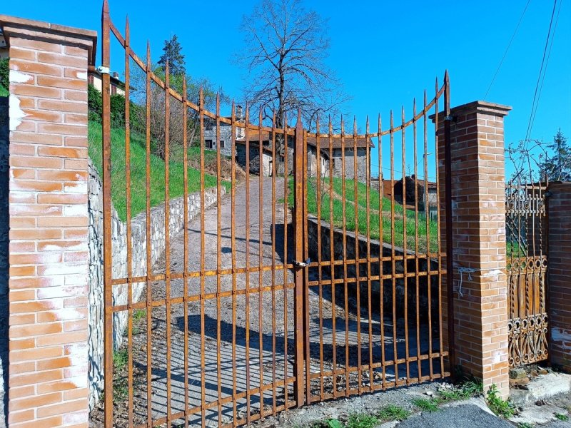 Semi-detached house in Sillano Giuncugnano