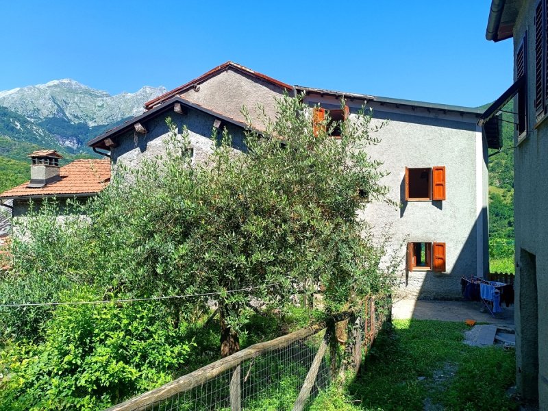 Casa geminada em Vagli Sotto