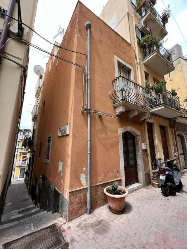 Vrijstaande woning in Taormina