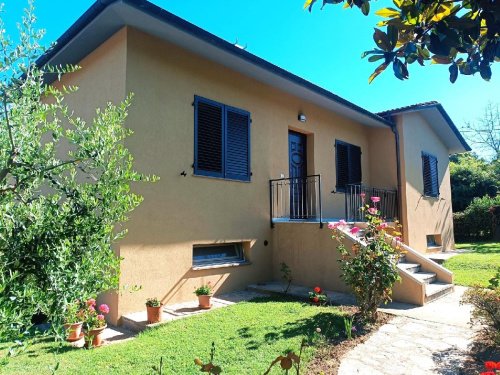 Vrijstaande woning in Barga